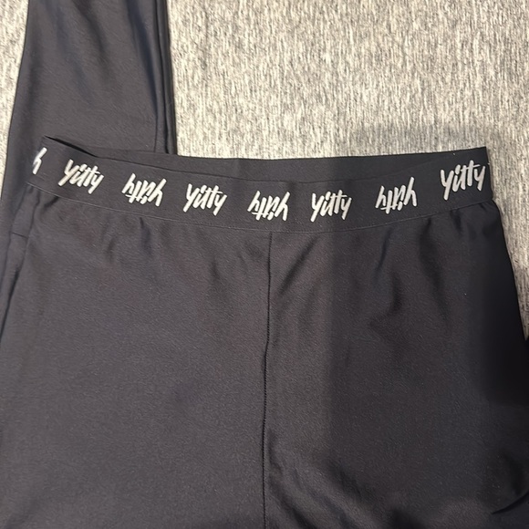 Yitty / Fabletics major label leggings - Picture 3 of 9